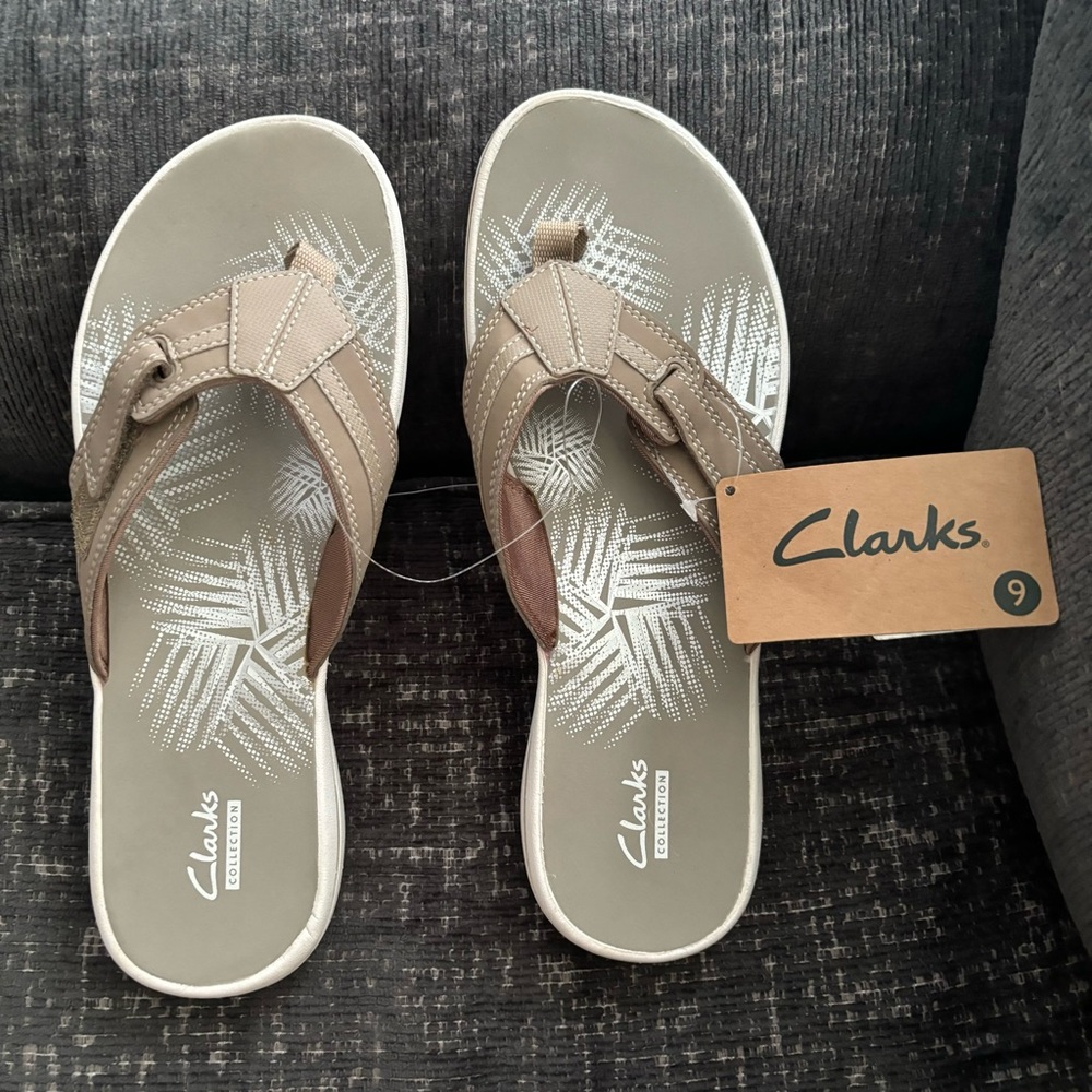 Clarks Women's Tan Sandals NWT